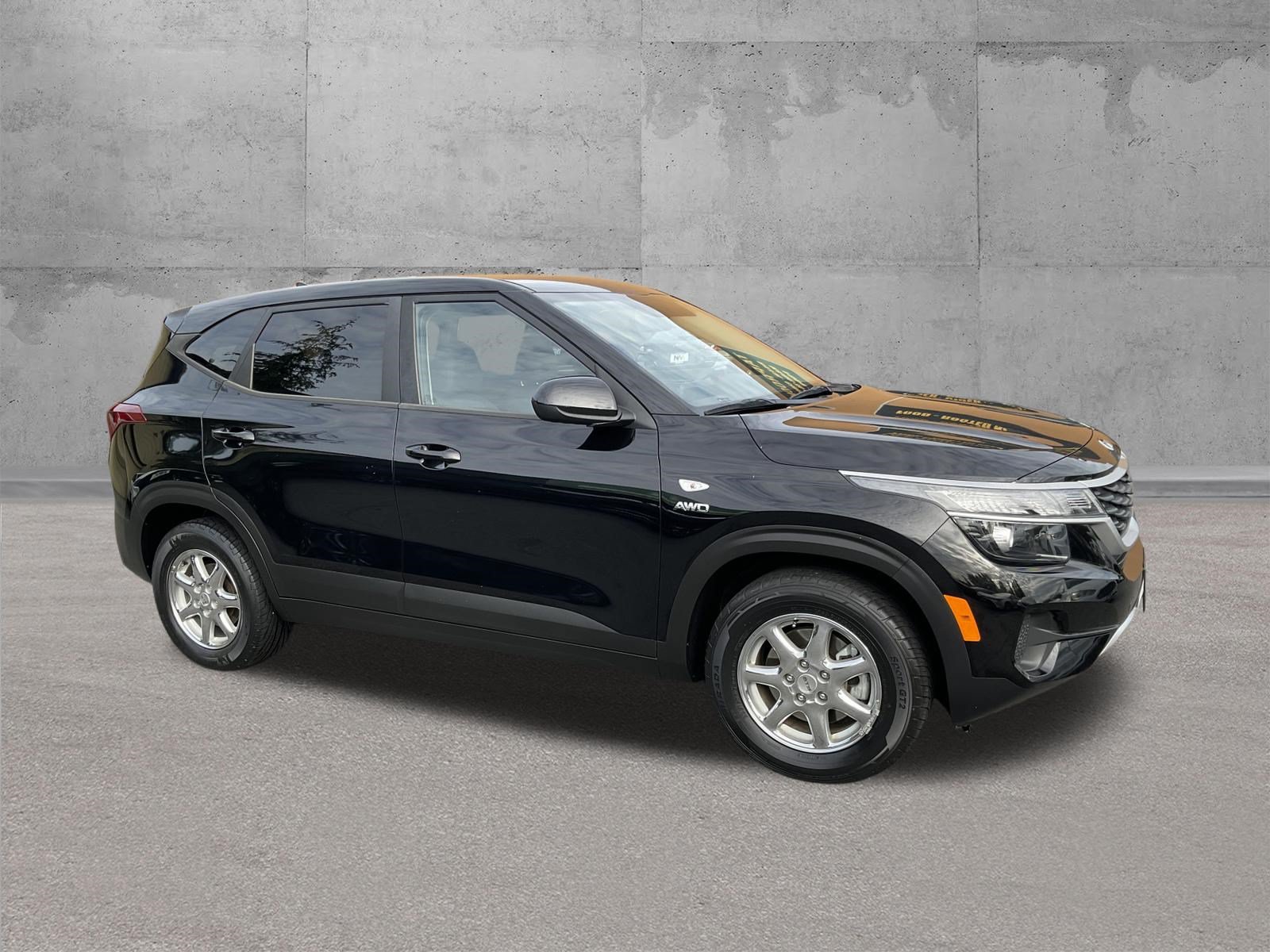 Used 2021 Kia Seltos LX AWD/4WD image 1