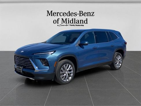 Used 2025 Buick Enclave Preferred image 3