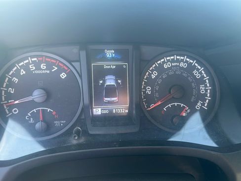 Used 2022 Toyota Tacoma SR AWD/4WD image 4