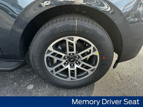 New 2026 Ford Expedition Active image 15