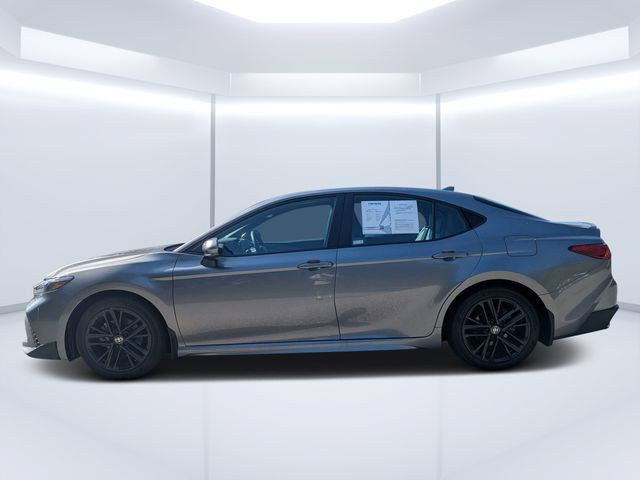 Used 2025 Toyota Camry SE FWD image 6