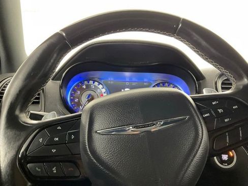Used 2019 Chrysler 300 S image 22