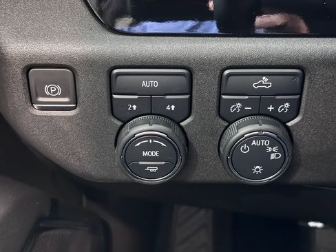 Certified 2023 Chevrolet Silverado 1500 LT image 22