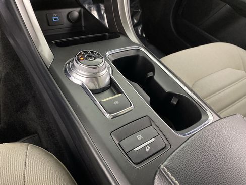 Used 2018 Ford Fusion S FWD image 28