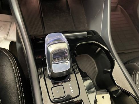 Used 2024 Volvo XC40 B5 Plus w/ Protection Package Premier image 11