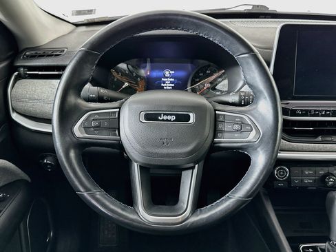 Used 2022 Jeep Compass Latitude w/ Sun and Sound Group AWD/4WD image 18