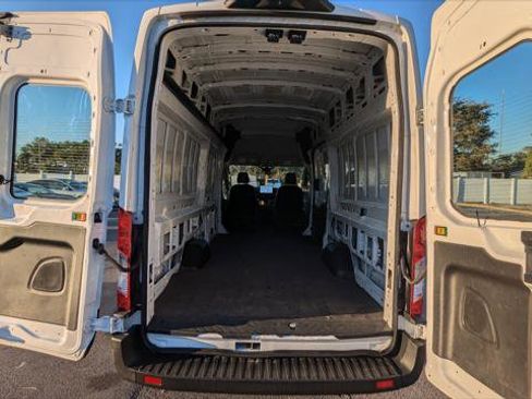 Used 2022 Ford E-Transit 148 High Roof Extended image 16