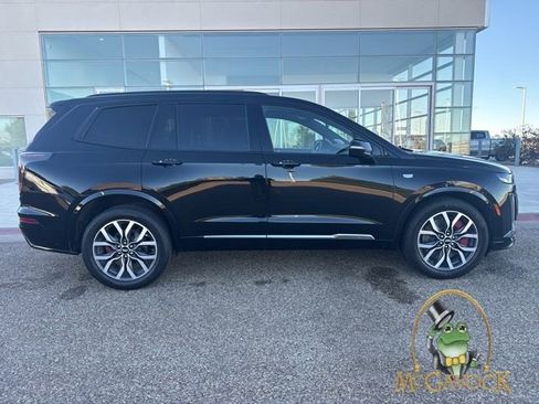 Used 2022 Cadillac XT6 Sport image 3