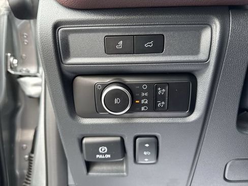 Used 2023 Ford Expedition Limited AWD/4WD image 12