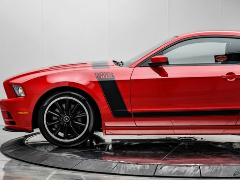 Used 2013 Ford Mustang Boss 302 w/ Boss 302 Accessory Pkg RWD image 8