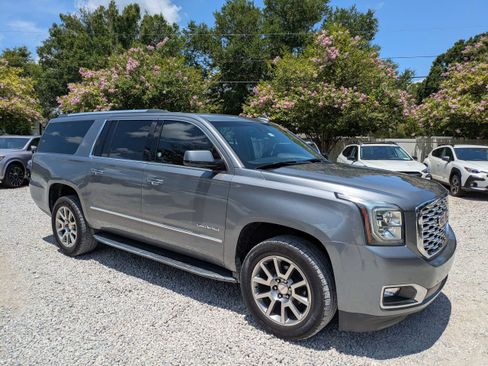 Used 2020 GMC Yukon XL Denali RWD image 2
