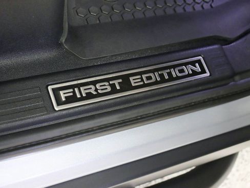 Used 2020 Land Rover Defender 110 First Edition image 15