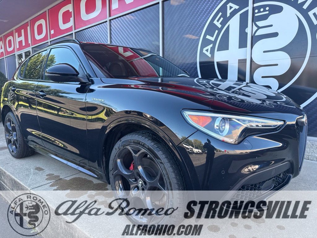 Used 2023 Alfa Romeo Stelvio Veloce AWD/4WD image 1