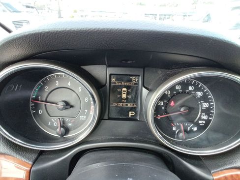 Used 2011 Jeep Grand Cherokee Limited image 8