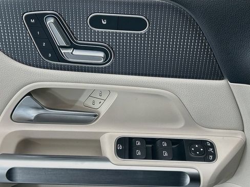 Certified 2023 Mercedes-Benz EQB 300 4MATIC image 22