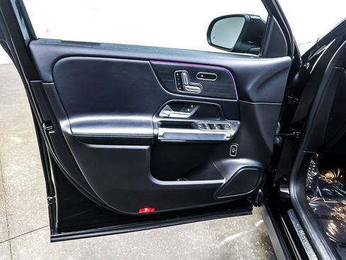 Used 2020 Mercedes-Benz GLB 250 image 21