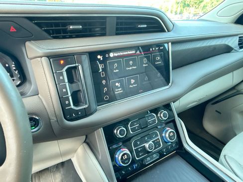 Used 2023 GMC Yukon XL Denali image 25