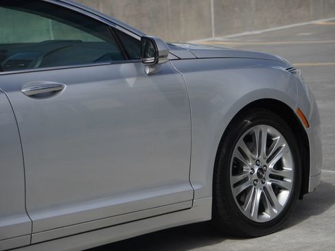 Used 2014 Lincoln MKZ Sedan 4D w/ Equipment Group 102A Reserve image 29