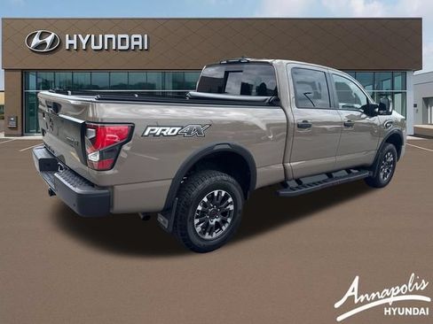 Used 2023 Nissan Titan PRO-4X AWD/4WD image 5