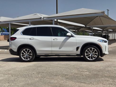 Used 2026 BMW X5 xDrive40i w/ Climate Comfort Package AWD/4WD image 3