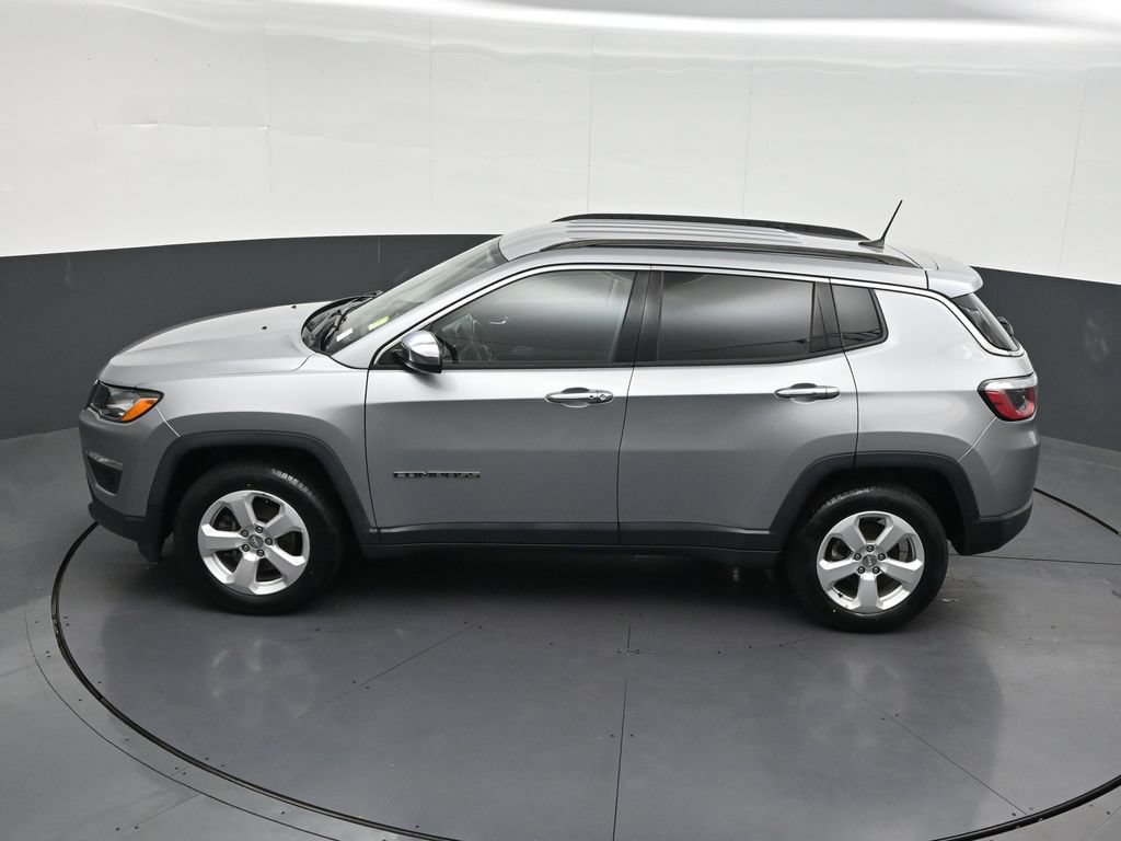 Used 2019 Jeep Compass Latitude AWD/4WD image 16