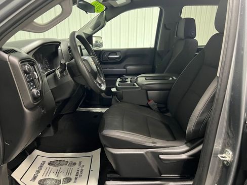 Used 2020 Chevrolet Silverado 1500 Custom w/ Custom Value Package image 5