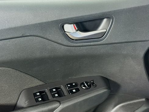 Used 2022 Hyundai Accent SE image 23