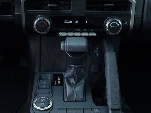 Used 2025 Toyota Tacoma SR5 image 21