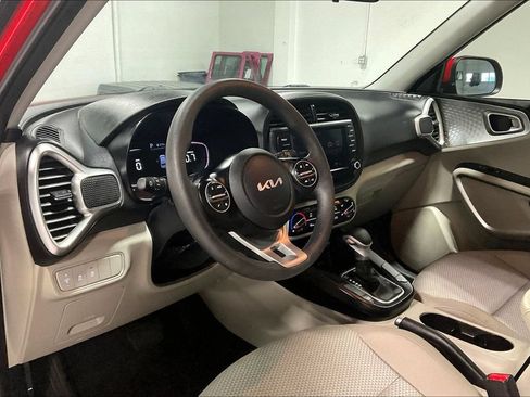 Used 2023 Kia Soul LX FWD image 16