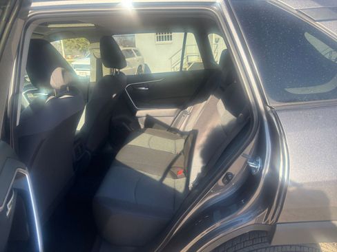 Used 2025 Toyota RAV4 XLE image 23