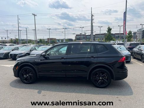 Used 2024 Volkswagen Tiguan SE R-Line AWD/4WD image 4