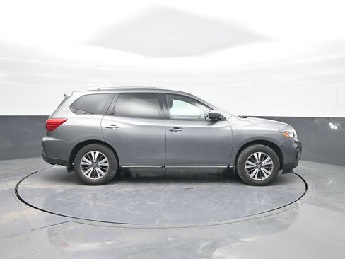 Used 2020 Nissan Pathfinder S image 9