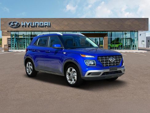 New 2025 Hyundai Venue SEL image 11