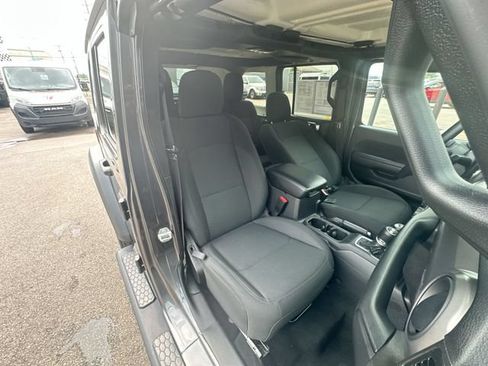 Used 2022 Jeep Wrangler Unlimited Sport AWD/4WD image 25