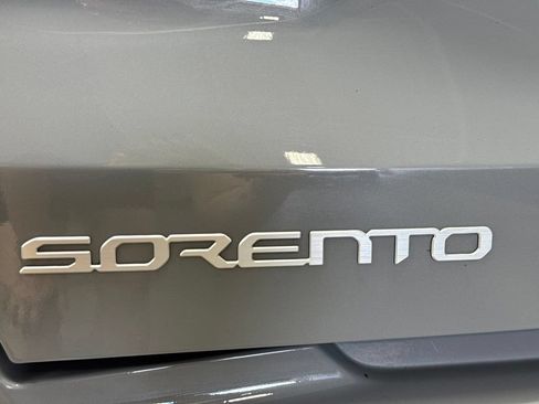 Used 2023 Kia Sorento SX FWD image 27