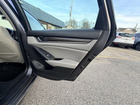 Used 2018 Honda Accord Touring image 35