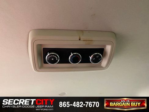 Used 2014 Dodge Grand Caravan SXT FWD image 23