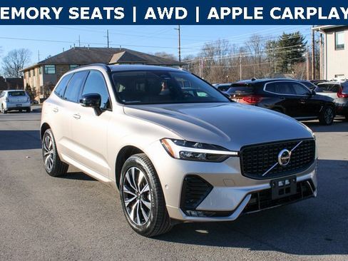 Used 2025 Volvo XC60 B5 Plus image 2