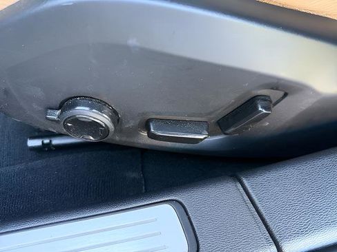 Used 2019 Volvo S60 T5 Inscription image 11