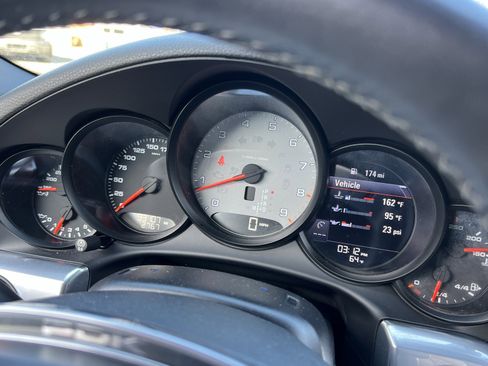 Used 2013 Porsche 911 Carrera 4S image 19