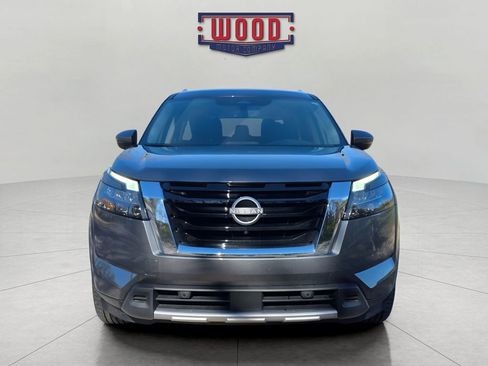 Used 2025 Nissan Pathfinder SL image 5