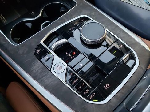 New 2026 BMW X7 xDrive40i w/ Premium Package image 27