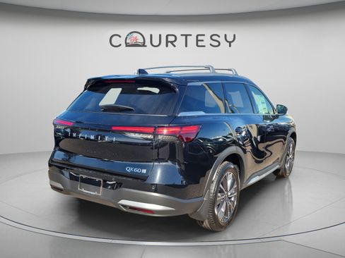 Certified 2026 INFINITI QX60 Luxe w/ Cargo Package AWD/4WD image 3