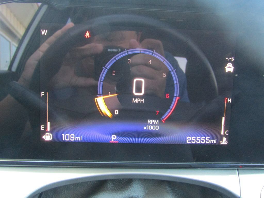 Used 2025 Chevrolet Trax LT w/ LT Convenience Package FWD image 22