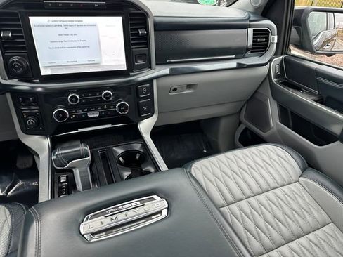 Used 2022 Ford F150 Limited image 18