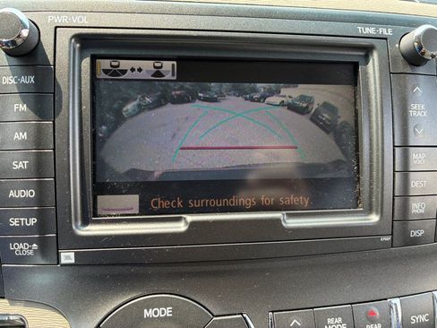 Used 2012 Toyota Sienna XLE w/ Premium Pkg FWD image 11