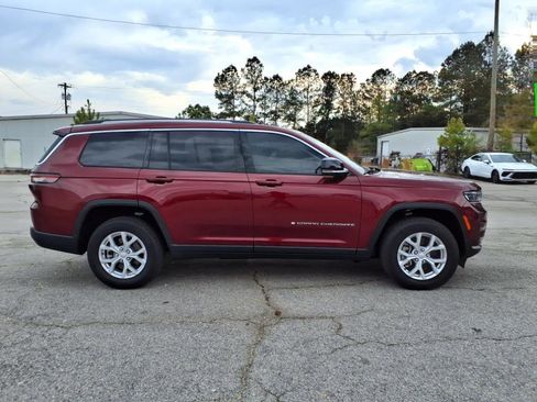 Used 2023 Jeep Grand Cherokee L Limited image 2