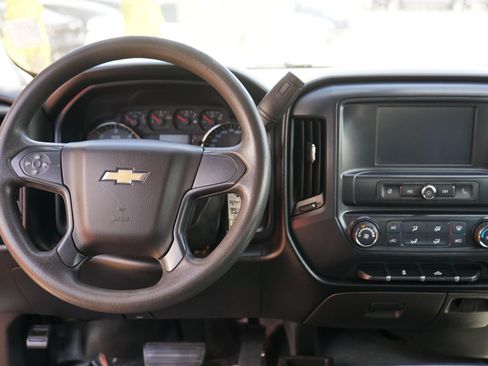 Used 2018 Chevrolet Silverado 1500 W/T w/ Trailering Package AWD/4WD image 12