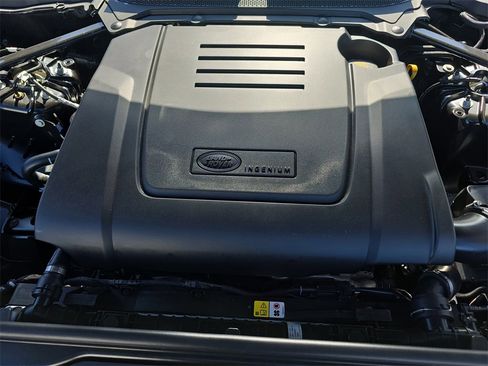 New 2025 Land Rover Discovery S image 33