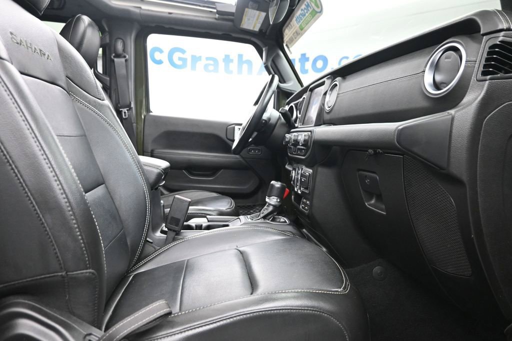 Used 2022 Jeep Wrangler Unlimited Sahara AWD/4WD image 9